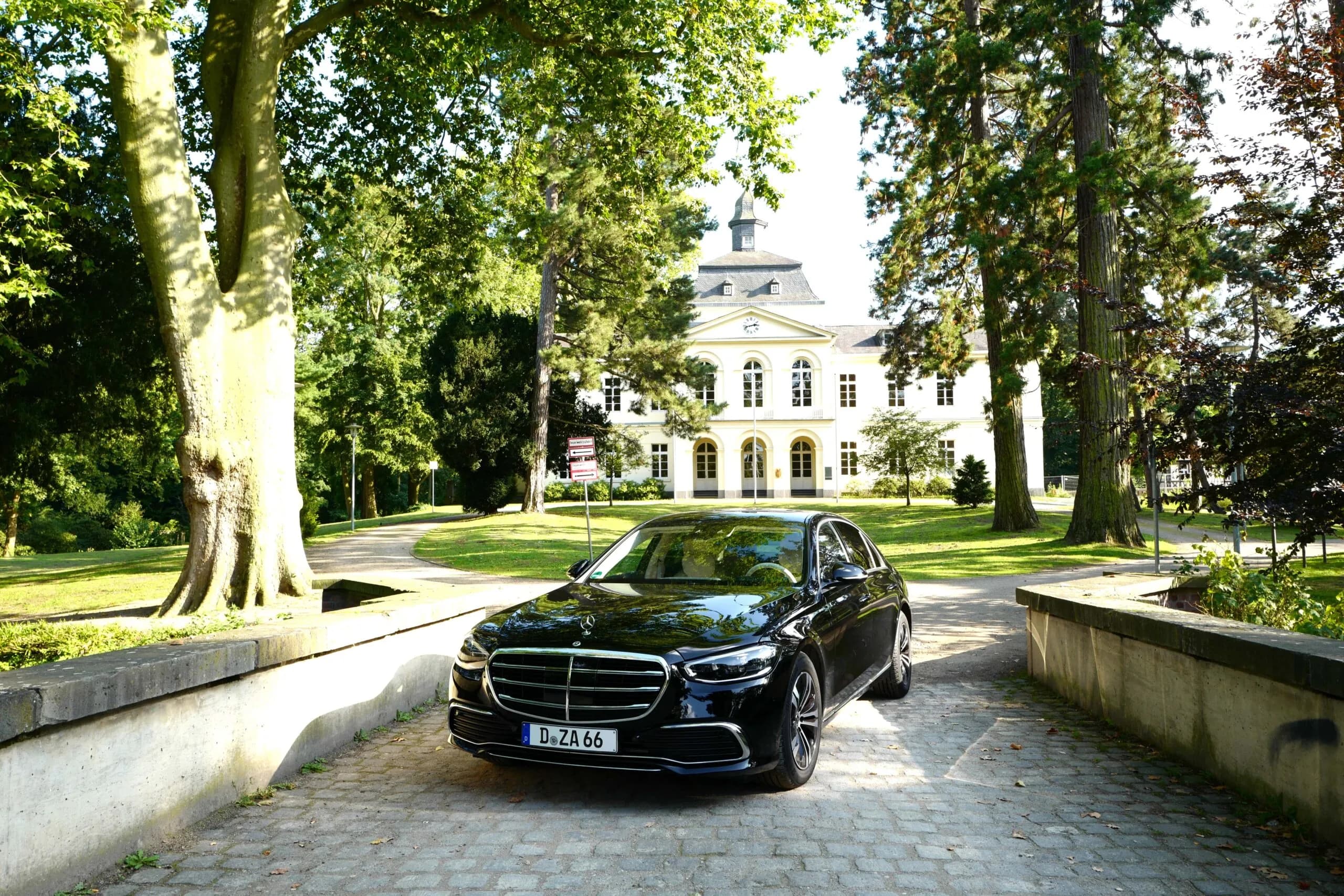 Mercedes-Benz S-Klasse Luxus-Limousine - VipShuttle24 Premium Chauffeur Düsseldorf